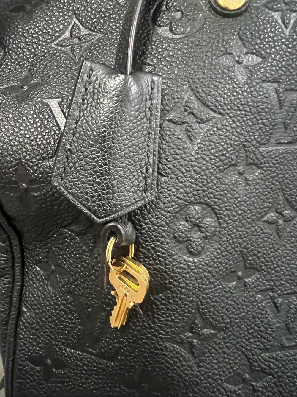 Like new Louis Vuitton Black Monogram Empreinte Speedy Bandoulière 30 w dust bag - Picture 5 of 11